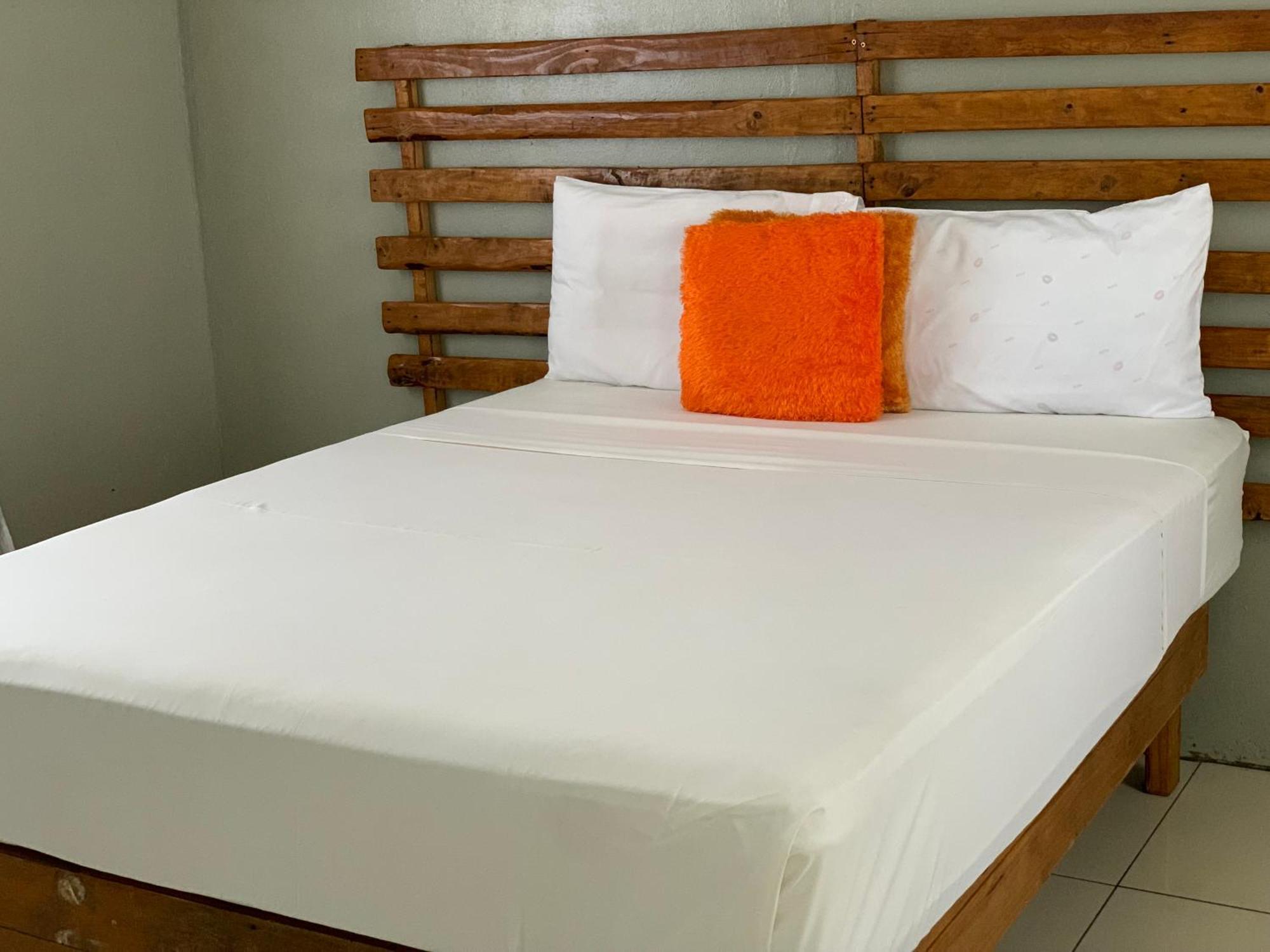 Jungle Breeze Home Stay 카사네 외부 사진