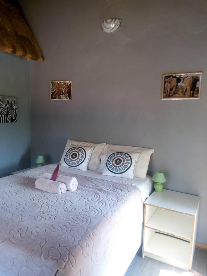 Jungle Breeze Home Stay 카사네 외부 사진