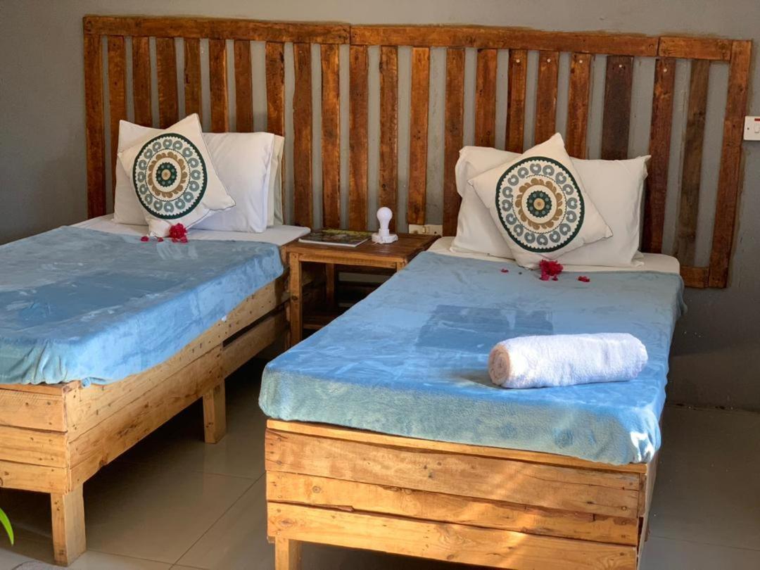 Jungle Breeze Home Stay 카사네 외부 사진